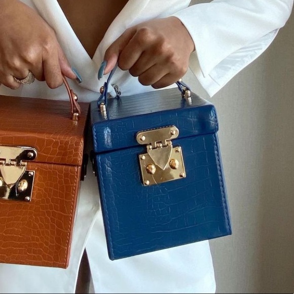 Box Bag Purse- Deep Blue Python Texture - Picture 2 of 4